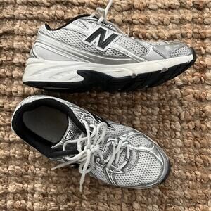 New Balance 740 Silver White Black Mesh Running Sneakers Men's 7 Women's 8.5 Y2K